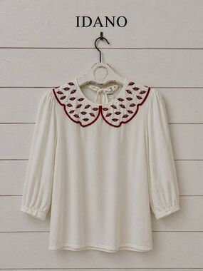 IDANO – off White Blouse with Embroidered Lips Collar – Size 1/Small